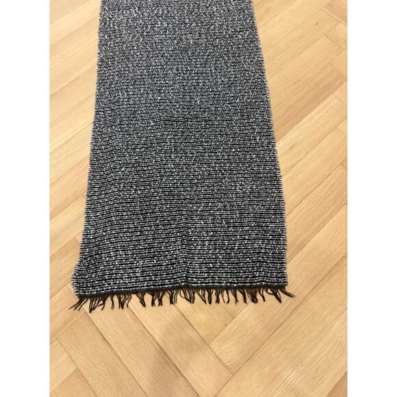 Theory Novelty Scarf Boucle Dark -unisex - Picture 5 of 7